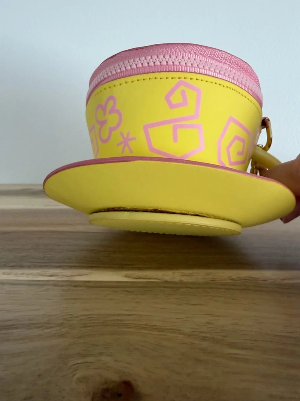 Disney Parks Alice in Wonderland Mad Tea Party Teacup Zip Coin Purse Bag Charm - Picture 8 of 10